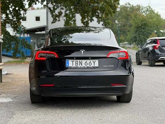 Tesla Model 3 2022 photo 4