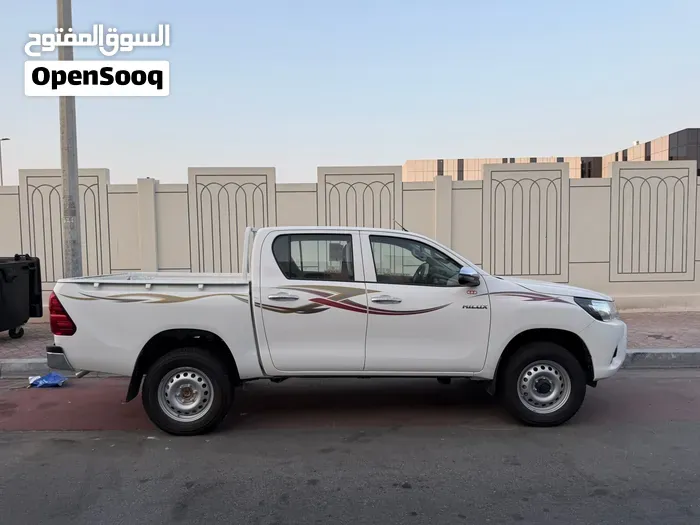 Toyota Hilux 2025 photo 2