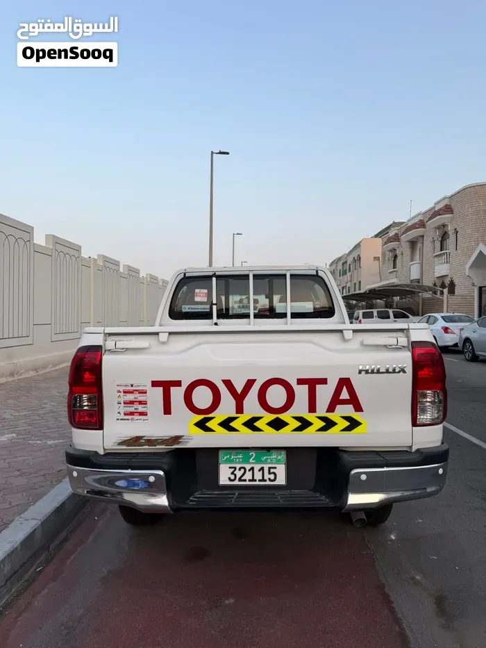 Toyota Hilux 2025 photo 4