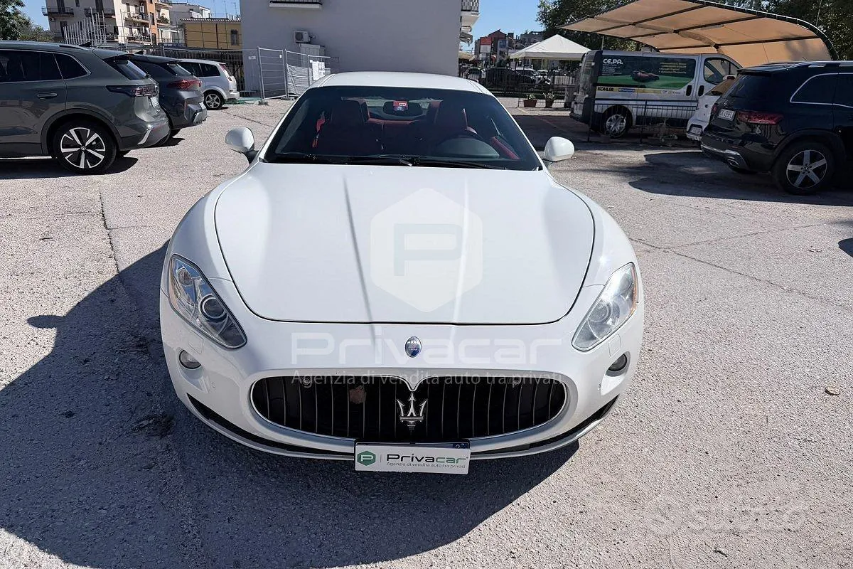Maserati Granturismo 2012 photo 2