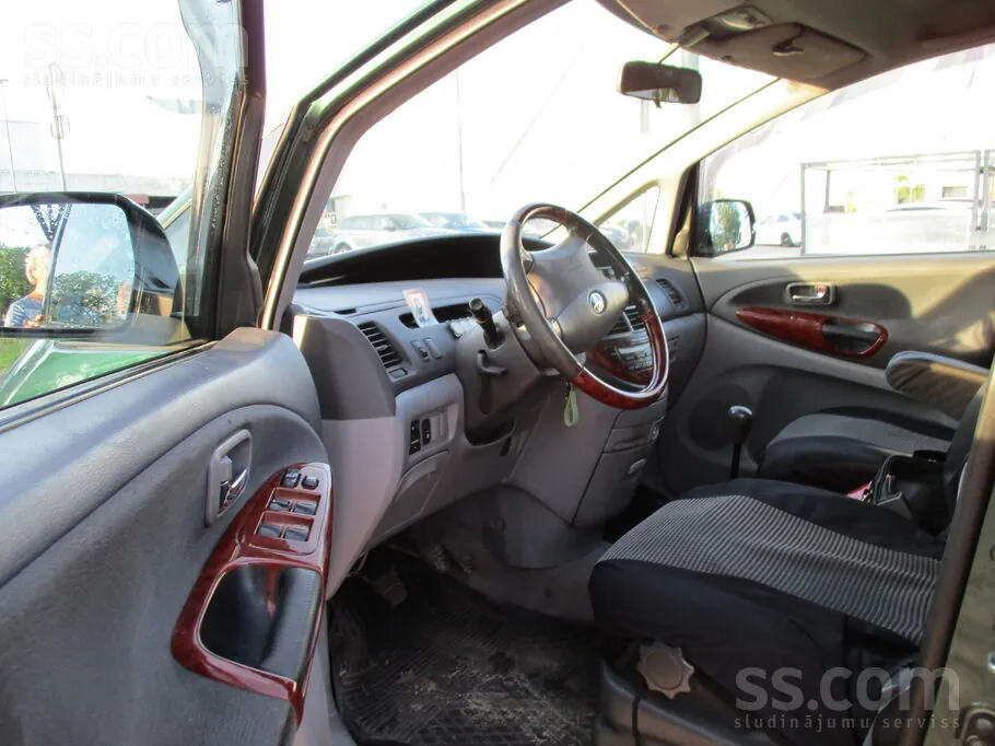 Toyota Previa 2001 photo 5