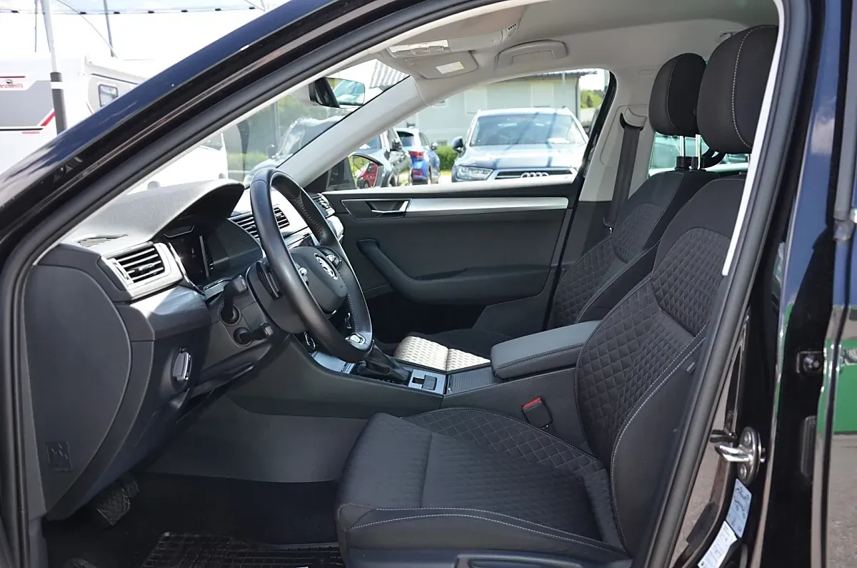 Skoda Superb 2021 photo 5