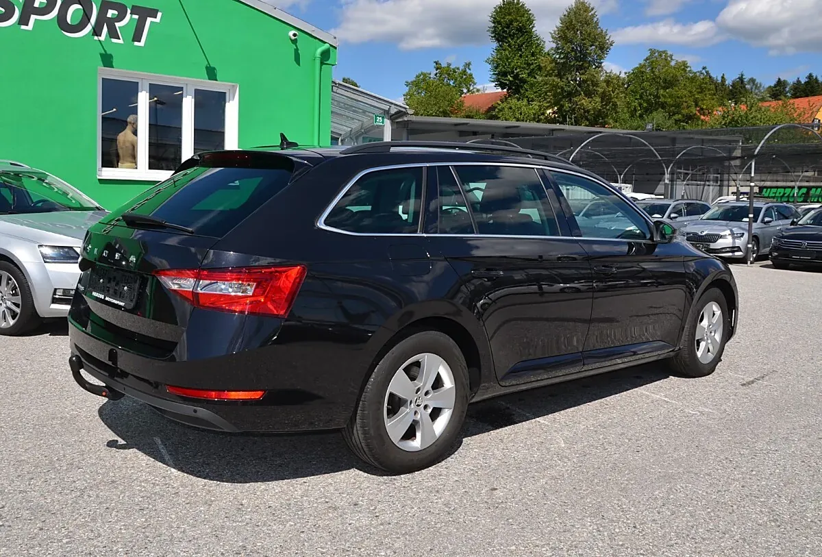 Skoda Superb 2021 photo 4