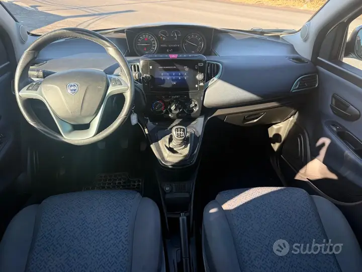 Lancia Ypsilon 2023 photo 2