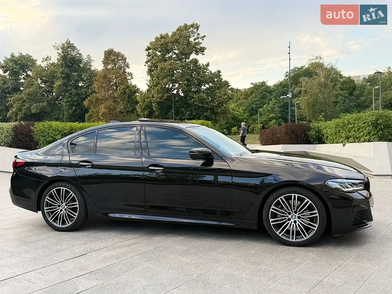 BMW 5 Series 2017 photo 5