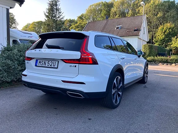 Volvo V60 Cross Country 2022 photo 4