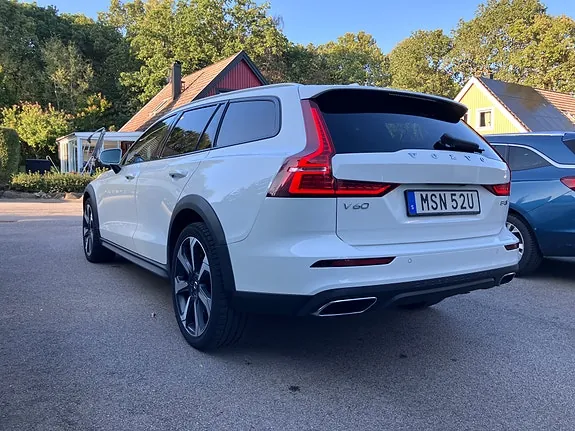 Volvo V60 Cross Country 2022 photo 3