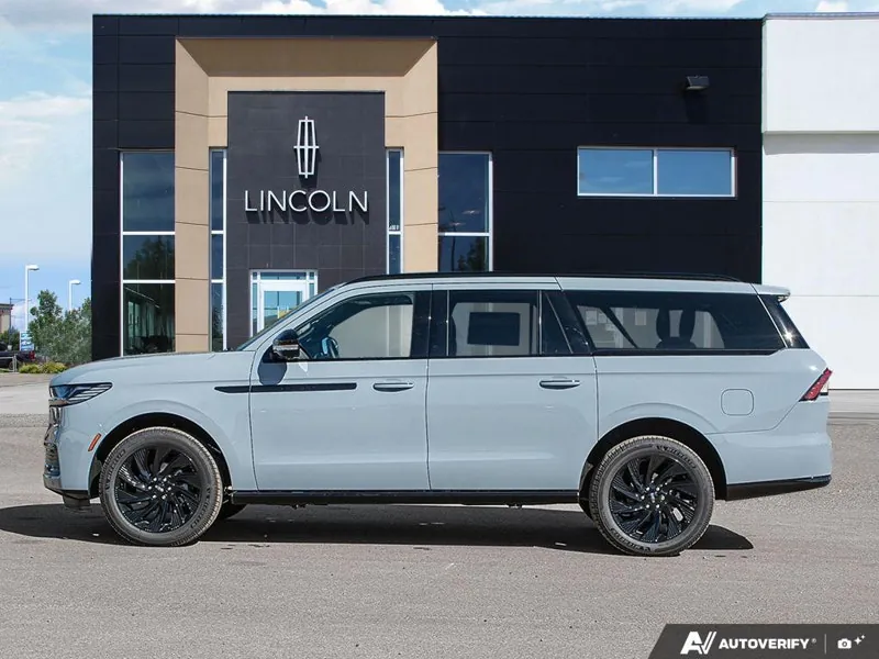 Lincoln Navigator L 2027 photo 3