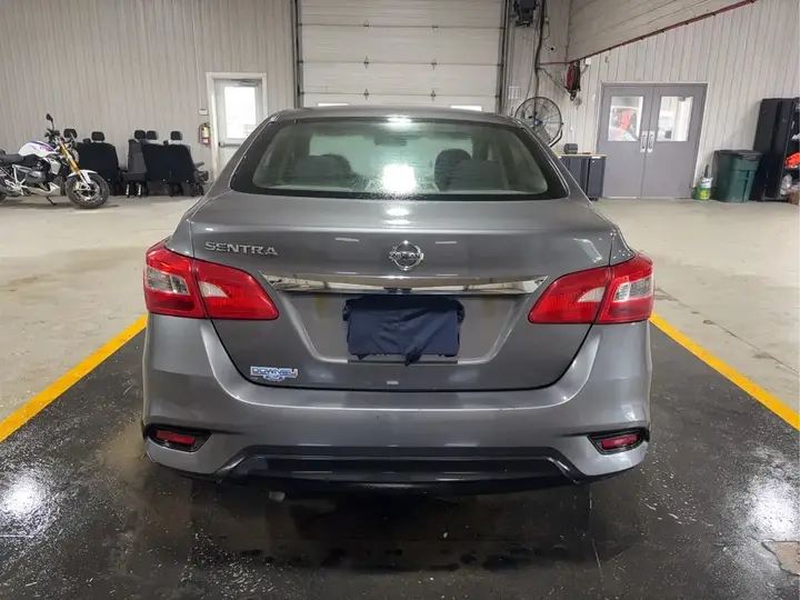 Nissan Sentra 2017 photo 5
