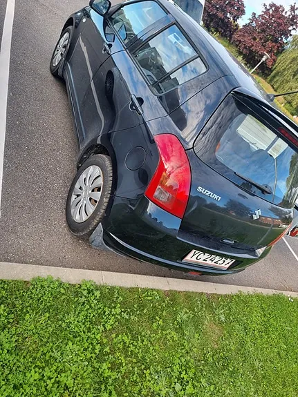 Suzuki Swift 2006 photo 2