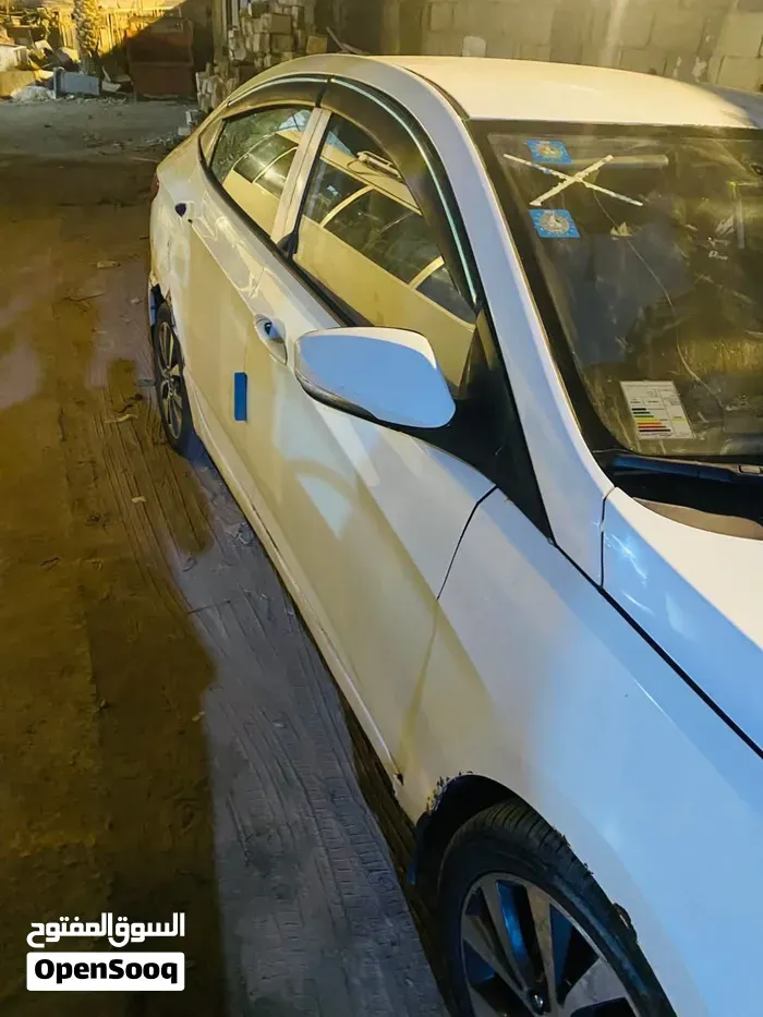 Hyundai Accent 2013 photo 2
