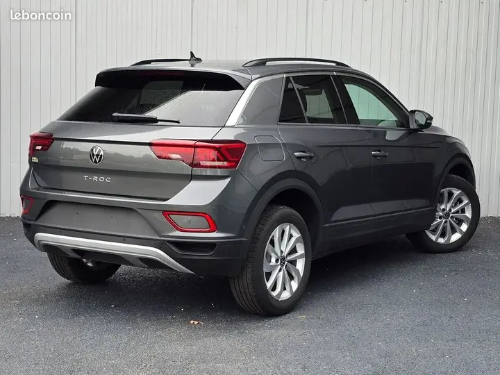 Volkswagen T-Roc 2025 photo 2