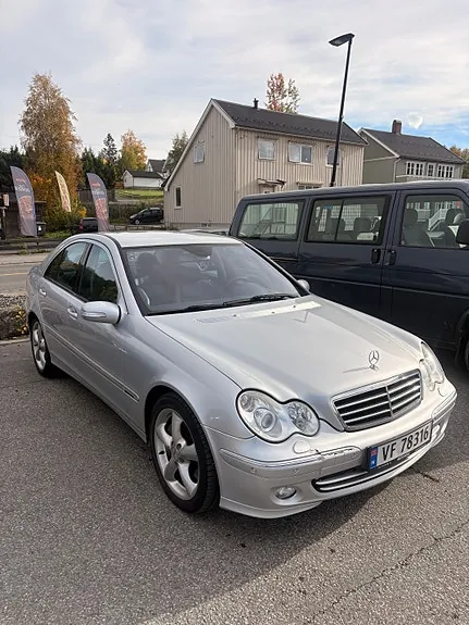 Mercedes-Benz C180 2006 photo 2