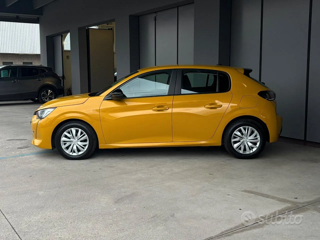 Peugeot 208 2023 photo 2
