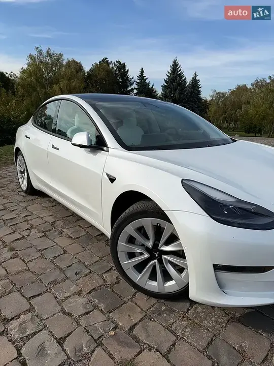 Tesla Model 3 2021 photo 4