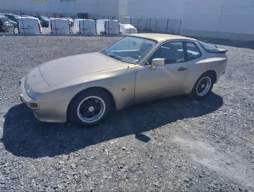 Porsche 944