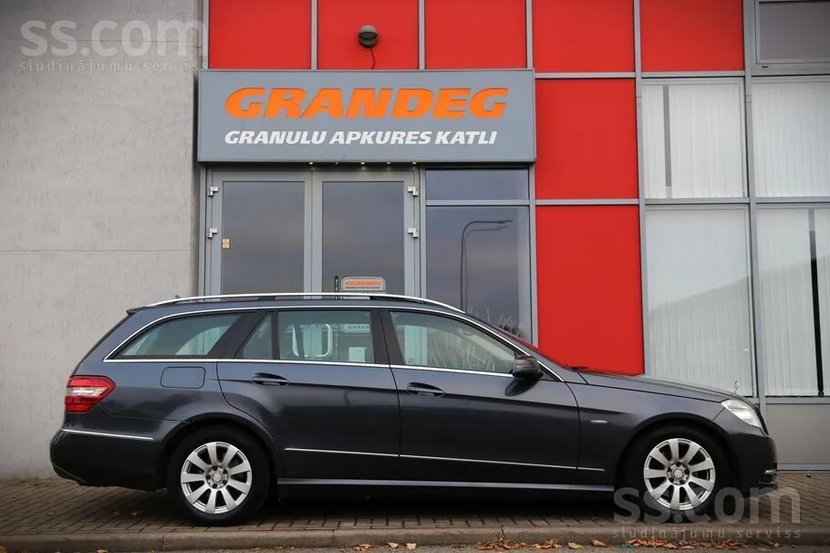 Mercedes-Benz E220 2011 photo 3