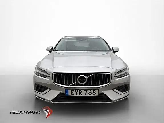 Volvo V60 2022 photo 2