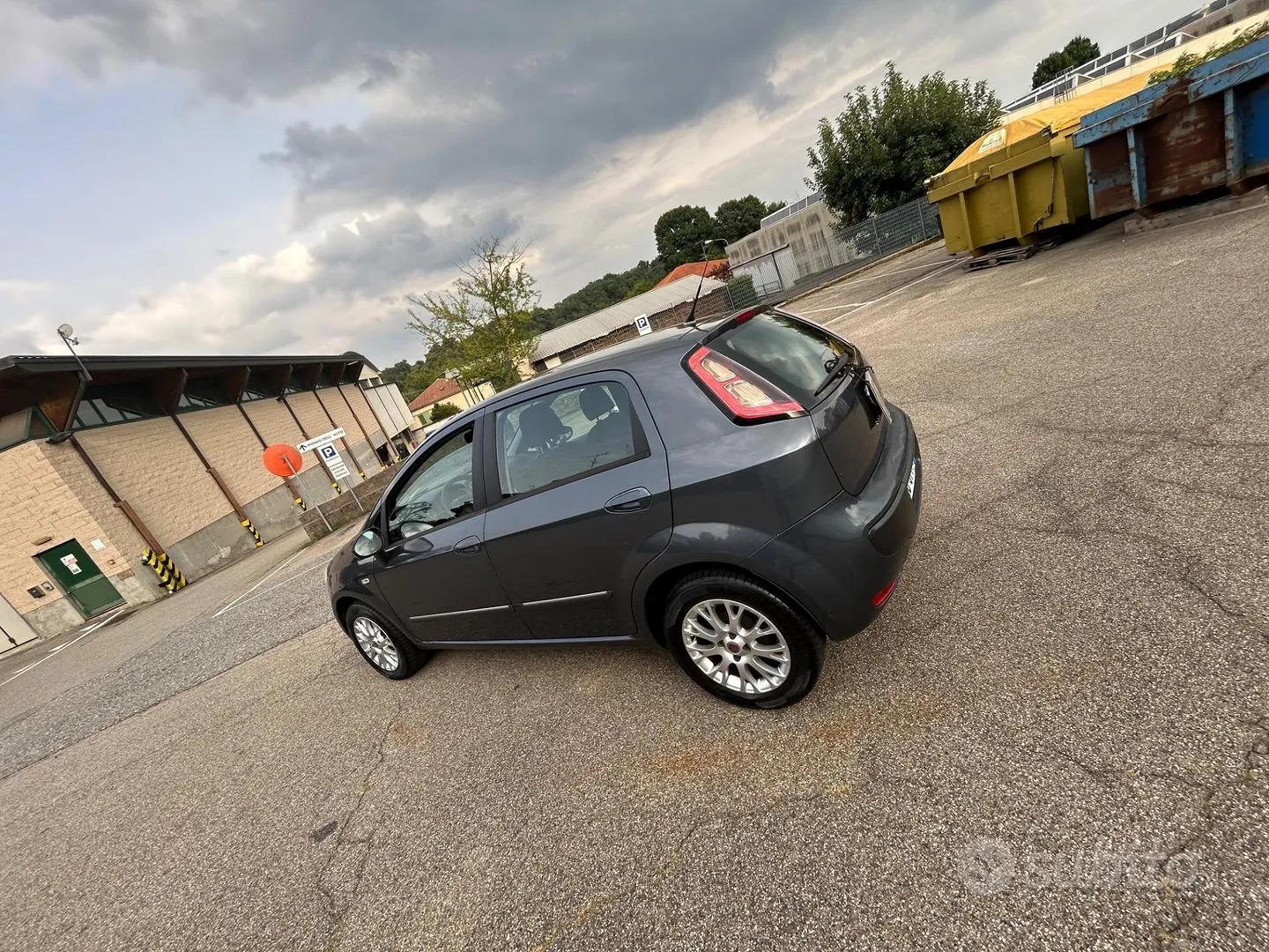 Fiat Grande Punto 2010 photo 5