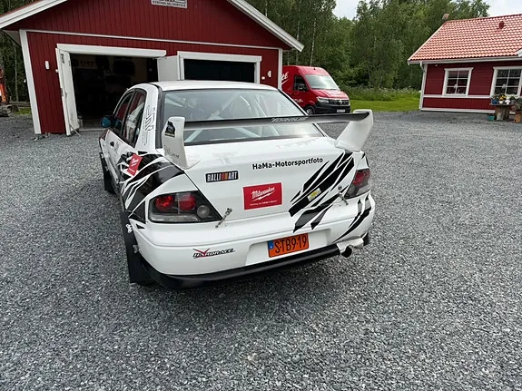Mitsubishi Lancer 2001 photo 2