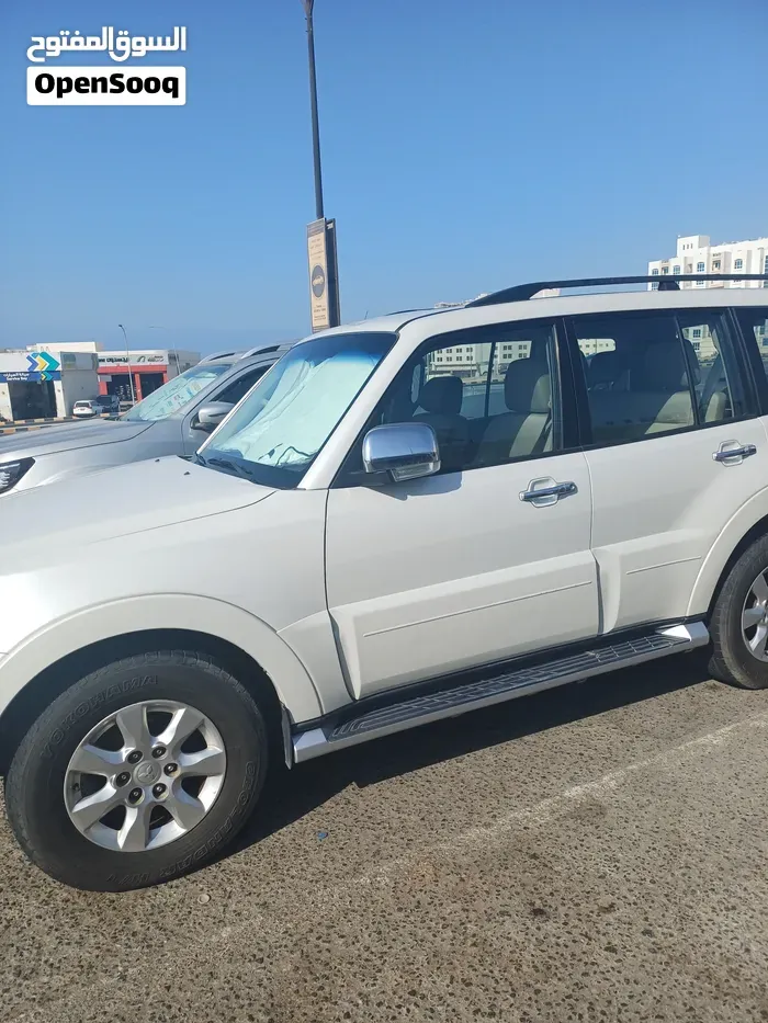 Mitsubishi Pajero 2012 photo 3