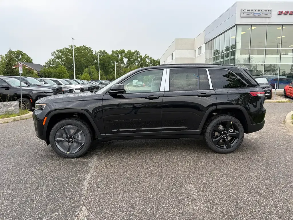 Jeep Grand Cherokee 2026 photo 2