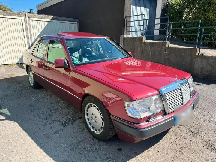 Mercedes-Benz W124