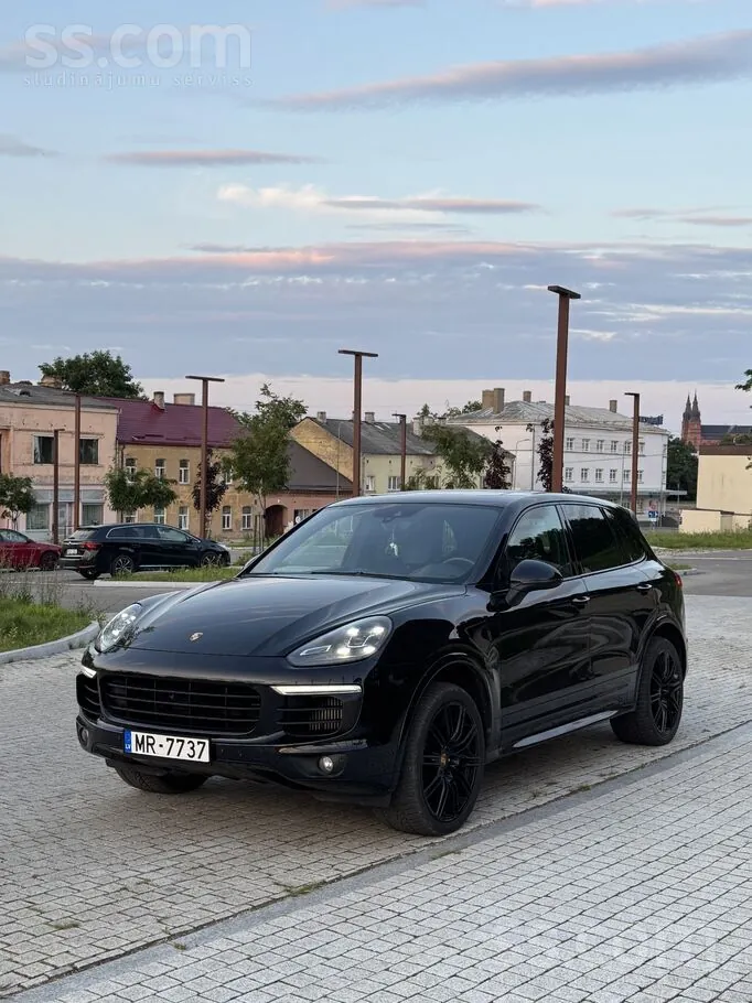Porsche Cayenne 2015 photo 2