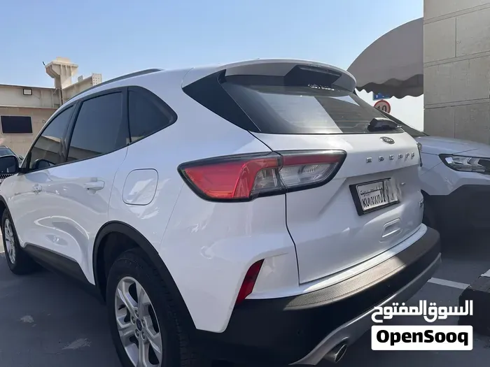 Ford Escape 2022 photo 3