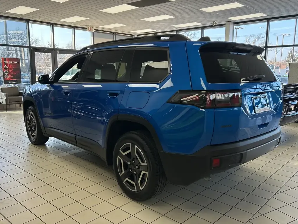 Jeep Cherokee 2026 photo 4
