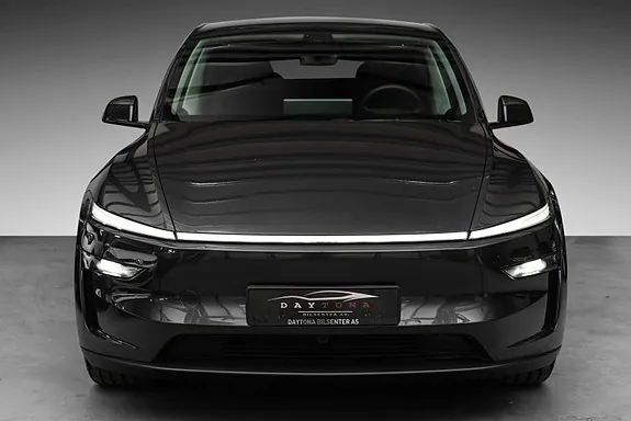 Tesla Model Y 2025 photo 5