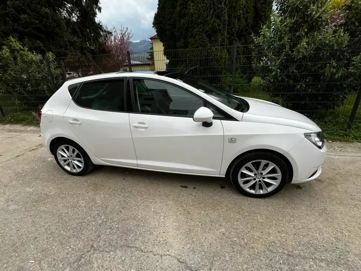 Seat Ibiza 2014 photo 3