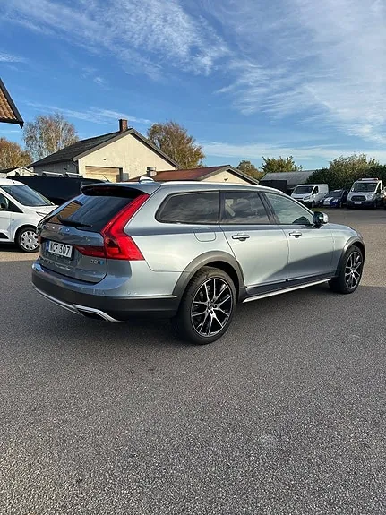 Volvo V90 Cross Country 2018 photo 2