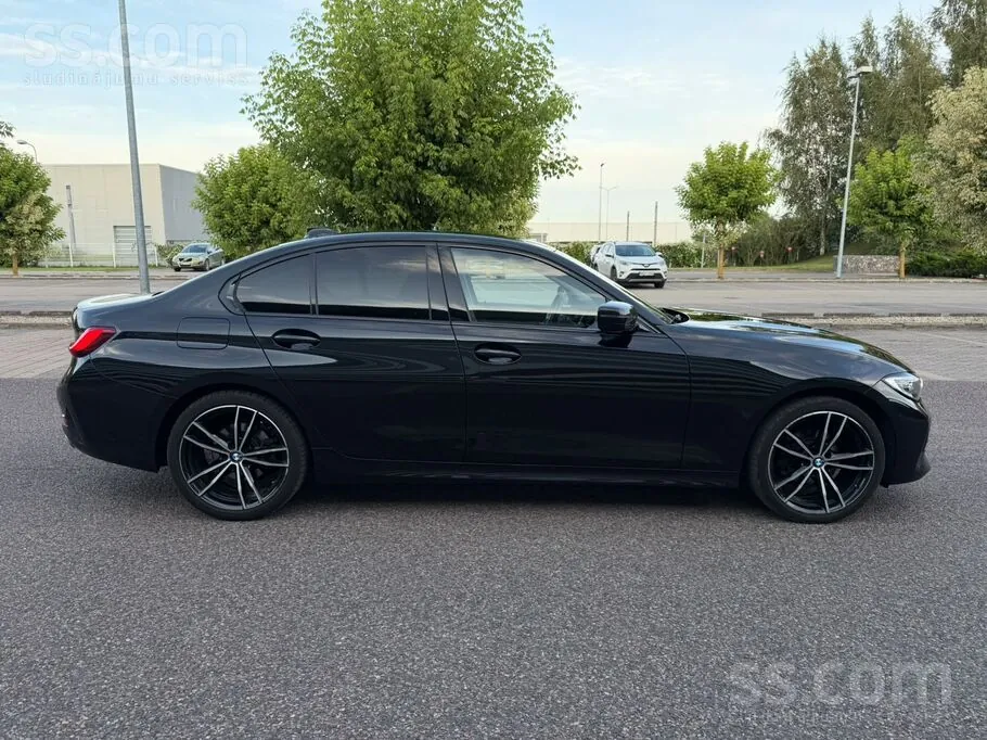 BMW 318I 2020 photo 4