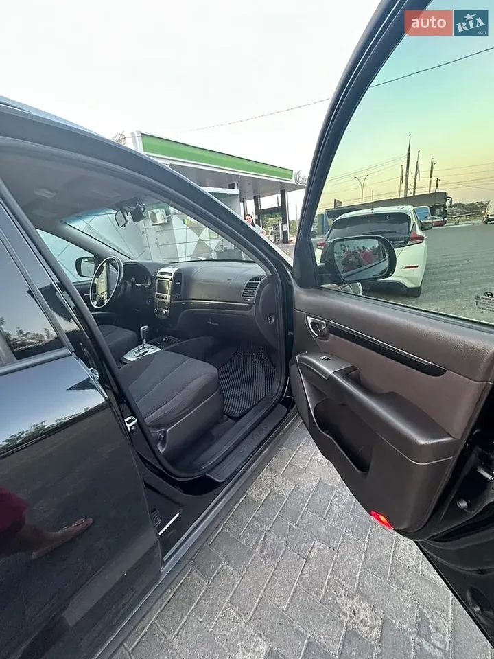 Hyundai Santa Fe 2011 photo 3