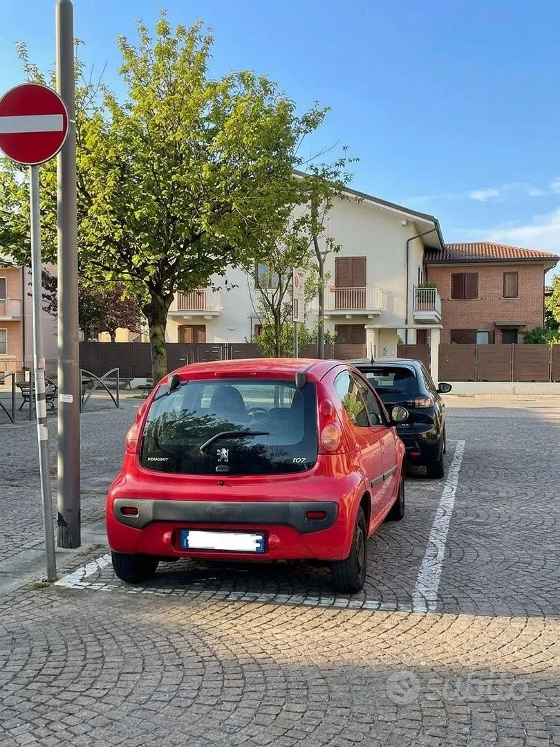Peugeot 107 2010 photo 3