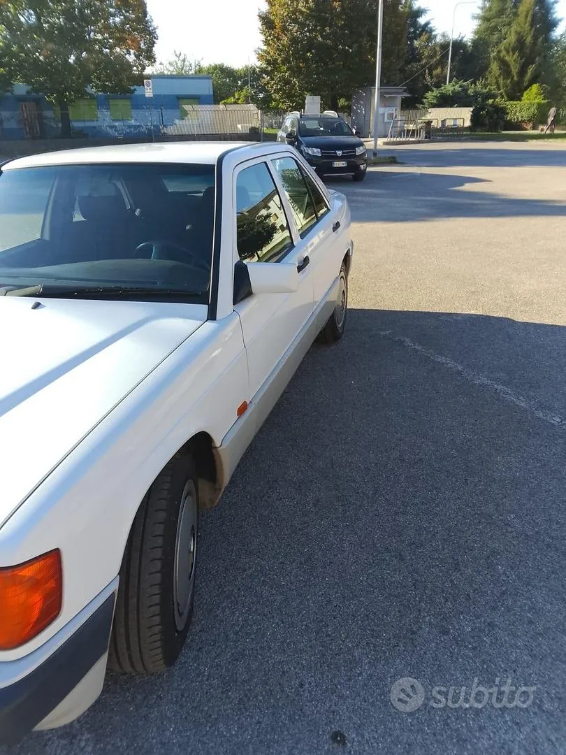 Mercedes-Benz 190 E 1992 photo 3