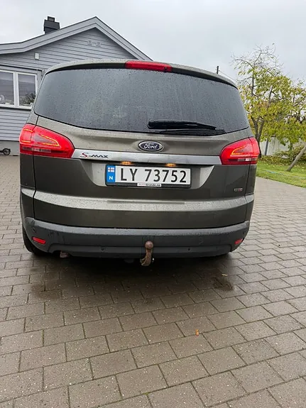 Ford S-Max 2010 photo 2