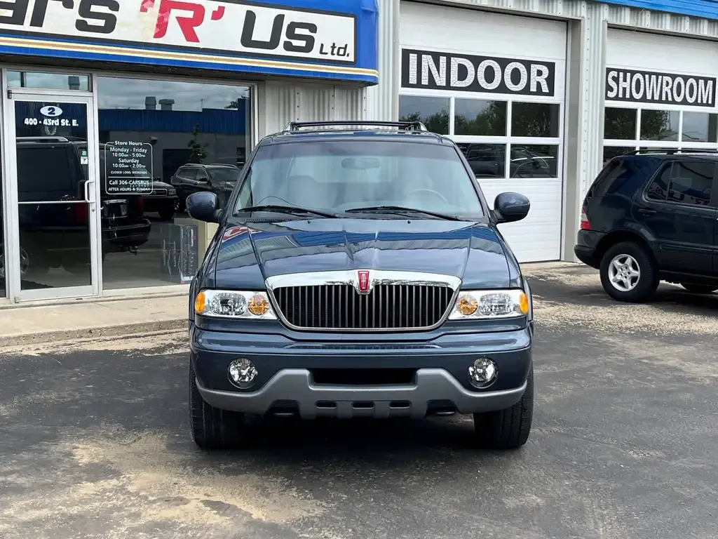 Lincoln Navigator 2000 photo 2