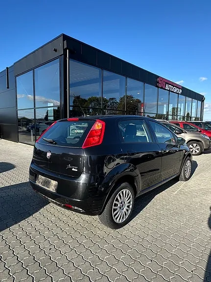 Fiat Grande Punto 2009 photo 5