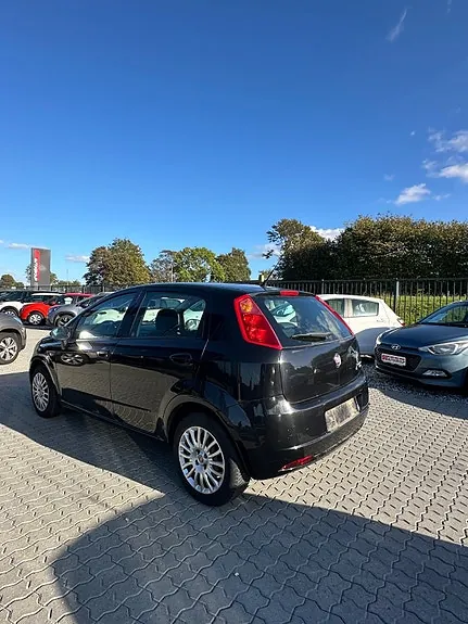 Fiat Grande Punto 2009 photo 3