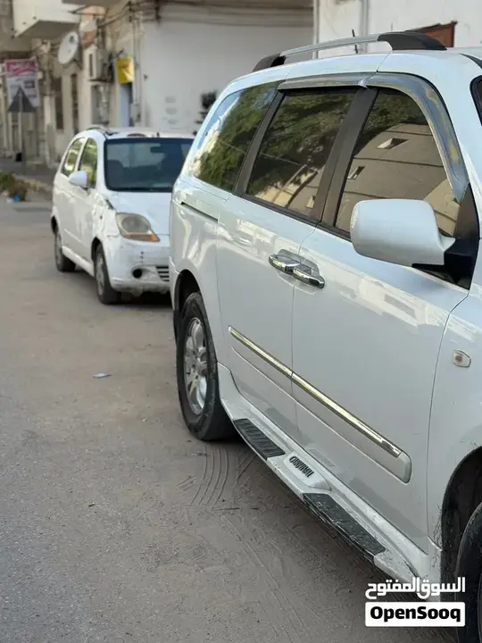 Kia Carnival 2010 photo 2