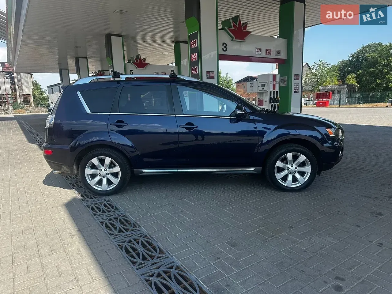 Mitsubishi Outlander Xl 2010 photo 4