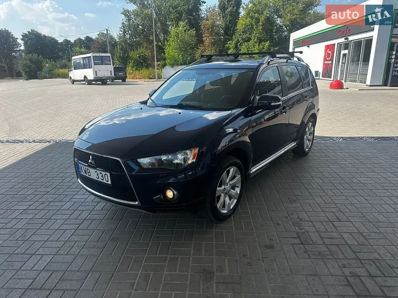 Mitsubishi Outlander Xl 2010 photo 2