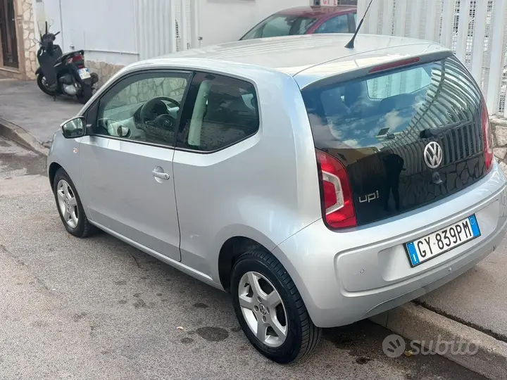 Volkswagen Up 2013 photo 4
