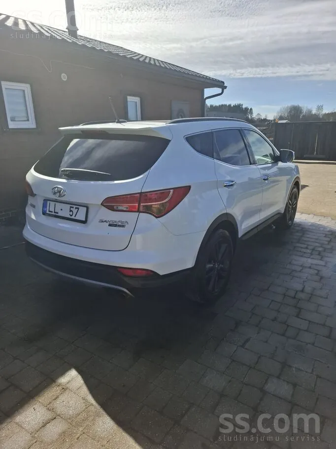 Hyundai Santa Fe 2014 photo 2