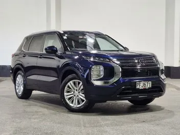 Mitsubishi Outlander 2022 photo 2