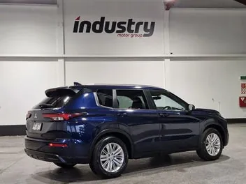Mitsubishi Outlander 2022 photo 4