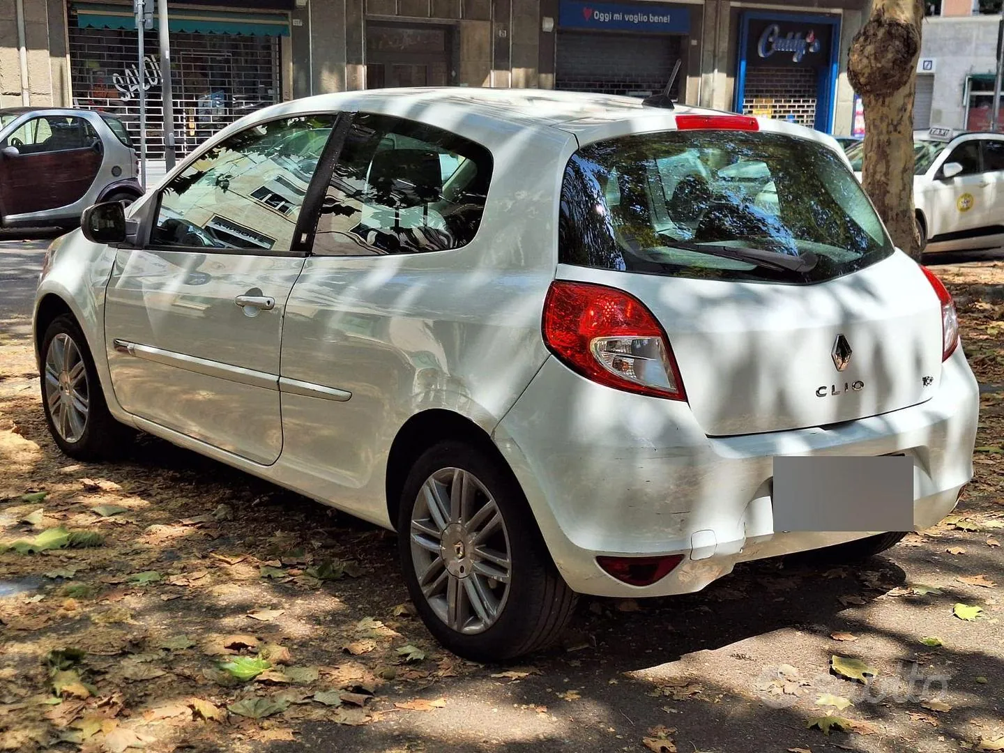 Renault Clio 2011 photo 2