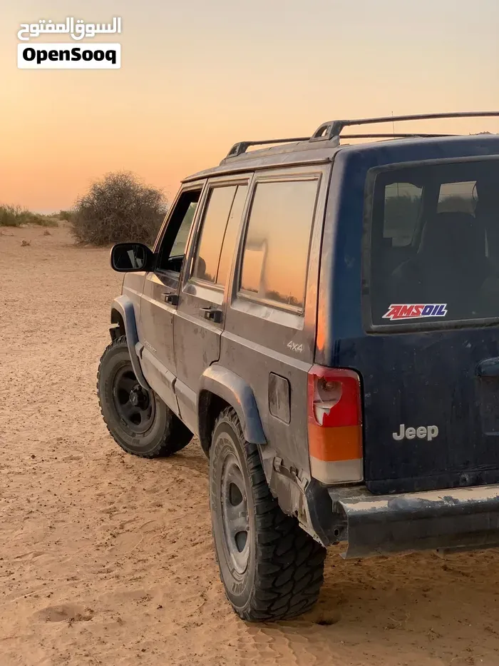 Jeep Cherokee 2000 photo 4